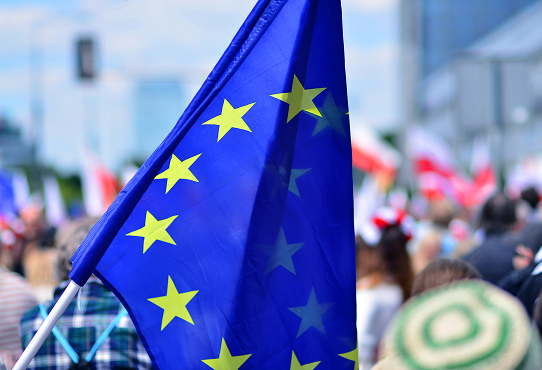 Drapeau de l'Union européenne, symbole de la libre circulation des citoyens européens